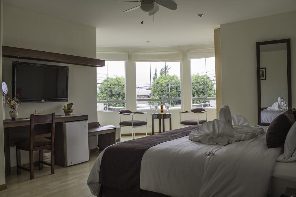 Hotel Brilia チンボテ エクステリア 写真