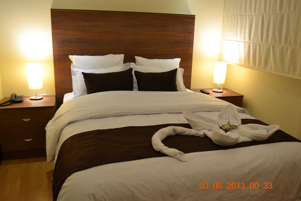 Hotel Brilia チンボテ エクステリア 写真